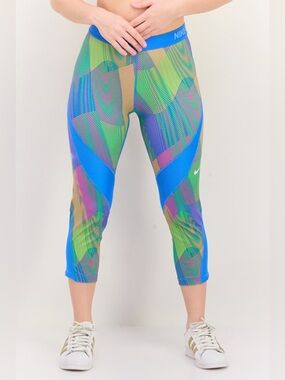 Nike Pro Hypercool Frequency Capri leggings